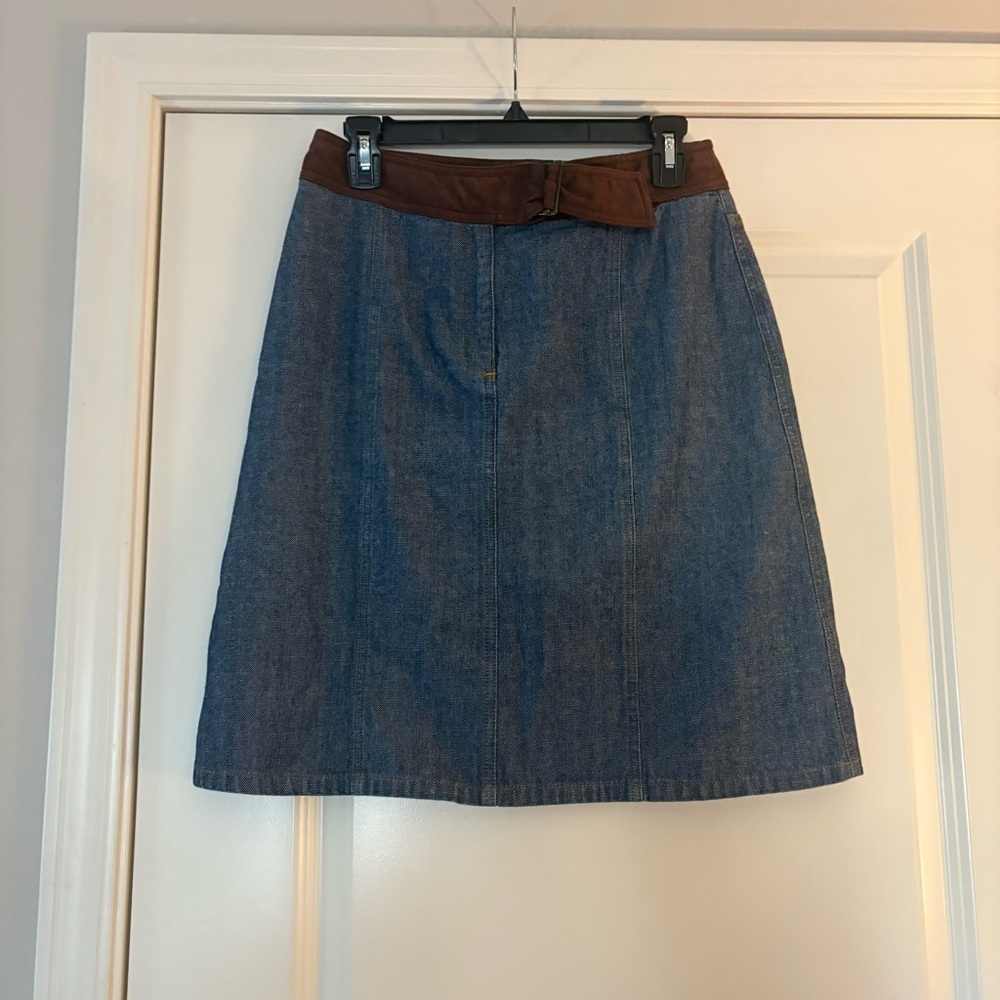 Vintages Jones Wear Sport Women’s Denim Mini Skirt with Brown Belt